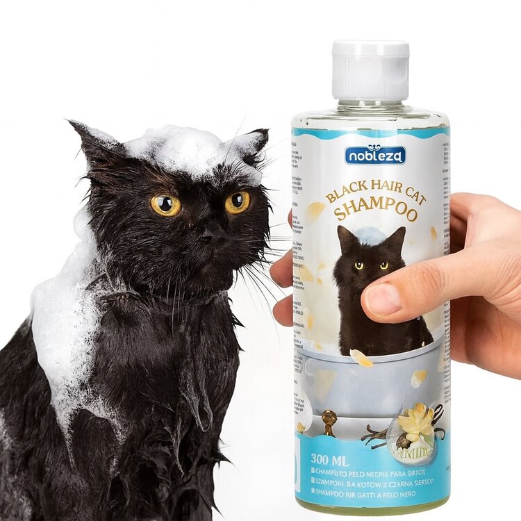 Shampoo speciaal voor zwarte kat